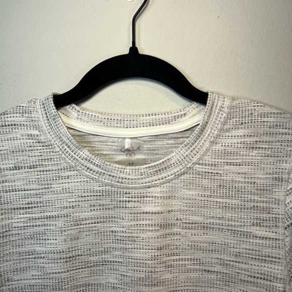 Calia Women's Essential Crop Jacquard Tee Shirt Gray Beige Textured FLAW Medium - Picture 2 of 10